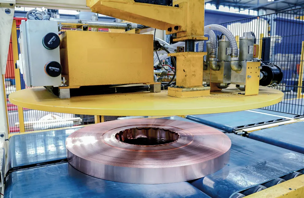 Vakuumheber beim Handhaben von Metallcoils