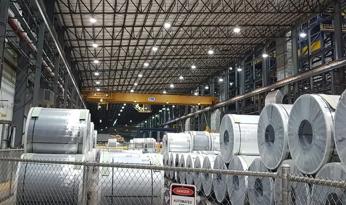 Automatisierter metallverarbeitender Betrieb heute